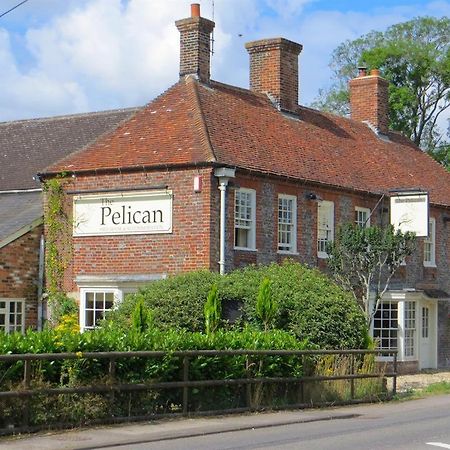 The Pelican Inn Froxfield  Dış mekan fotoğraf