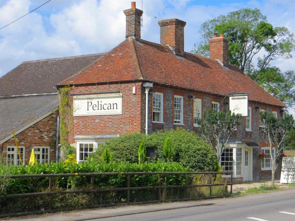 The Pelican Inn Froxfield  Dış mekan fotoğraf